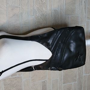 NWOT OSGOODE MARLEY Kriss Kross Flower Organizer Crossbody